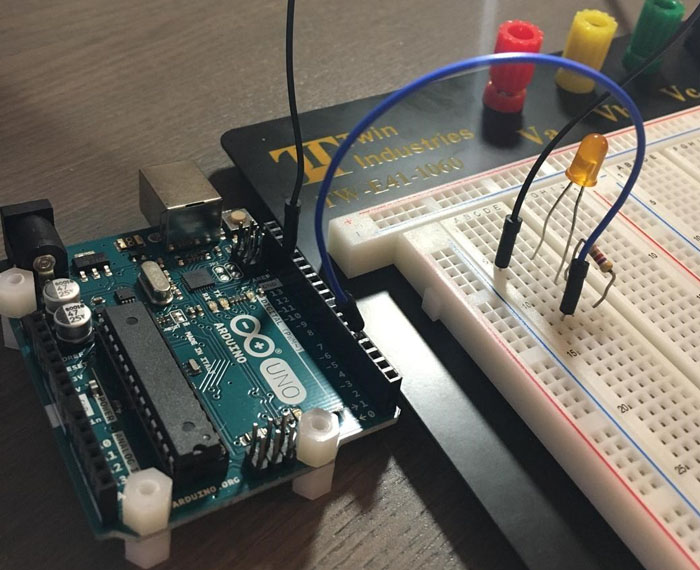 Arduino-IDE-Fig3-LED-and-Resistor-on-Breadboard.jpg