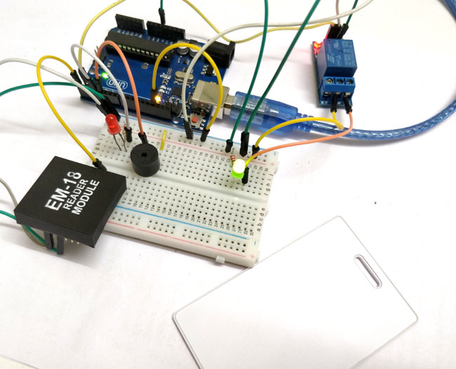 Arduino-RFID-Door-Lock-in-action.jpg