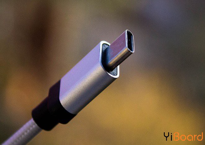 USB_Type-C_Denys_Vitali.jpg