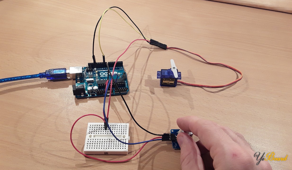 sg90_rotary_angle_sensor_in_action.jpg